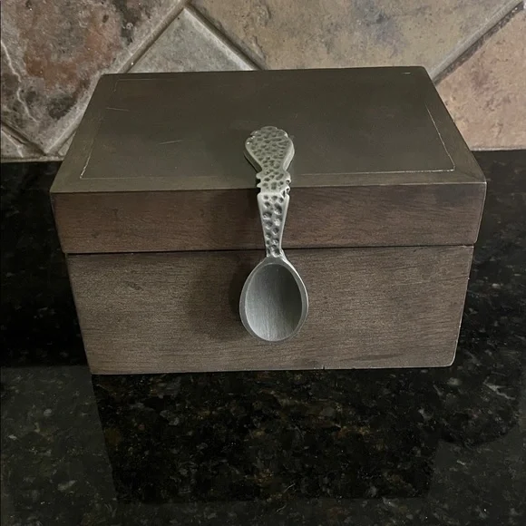 Vintage Spoon Recipe Box - Picture 1 of 4